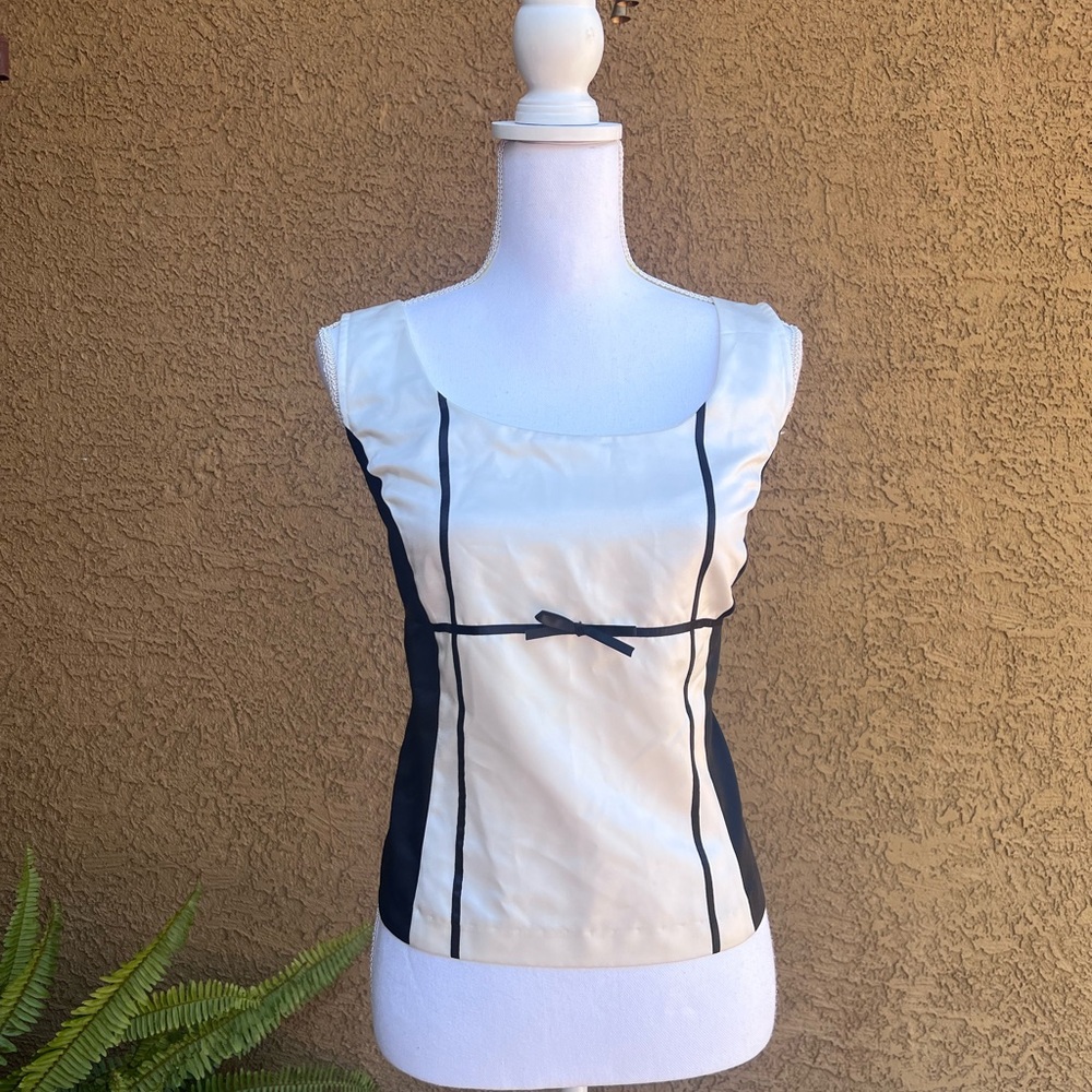 Sag Harbor Black and Cream Sleeveless Blouse